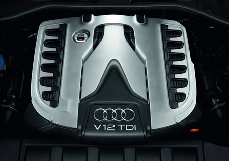 Audi-Q7-V12